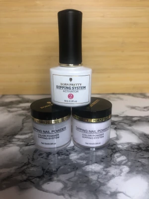 Dipping powder - Perfekt kitt med dipping powder om du vill göra egna fina naglar. Rosa och vit. Endast den vita är använd. Köpare står för frakt🫶🏽🫶🏽