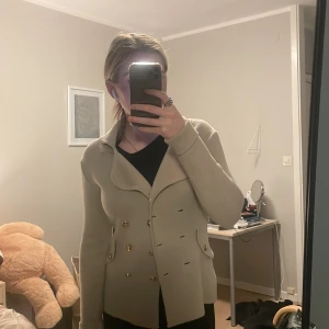 Superfin kappa - Perfekt för våren, så snygg och jättebra kvalite. 