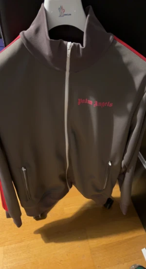 Palm angels Tracktop  - Palm angels Tracktop  Storlek XL Skick 9/10 2200 eller bud Kan fraktas 