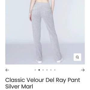 Juicy couture byxor  - Ett par grå juicy counture byxor i färgen silver marl ❤️ dom har samma material som när jag köpte dom och det är inga skador alls köptes för nån vecka sedan ❤️ skriv för fler bilder eller frågor ❤️ pris kan diskutera ❤️