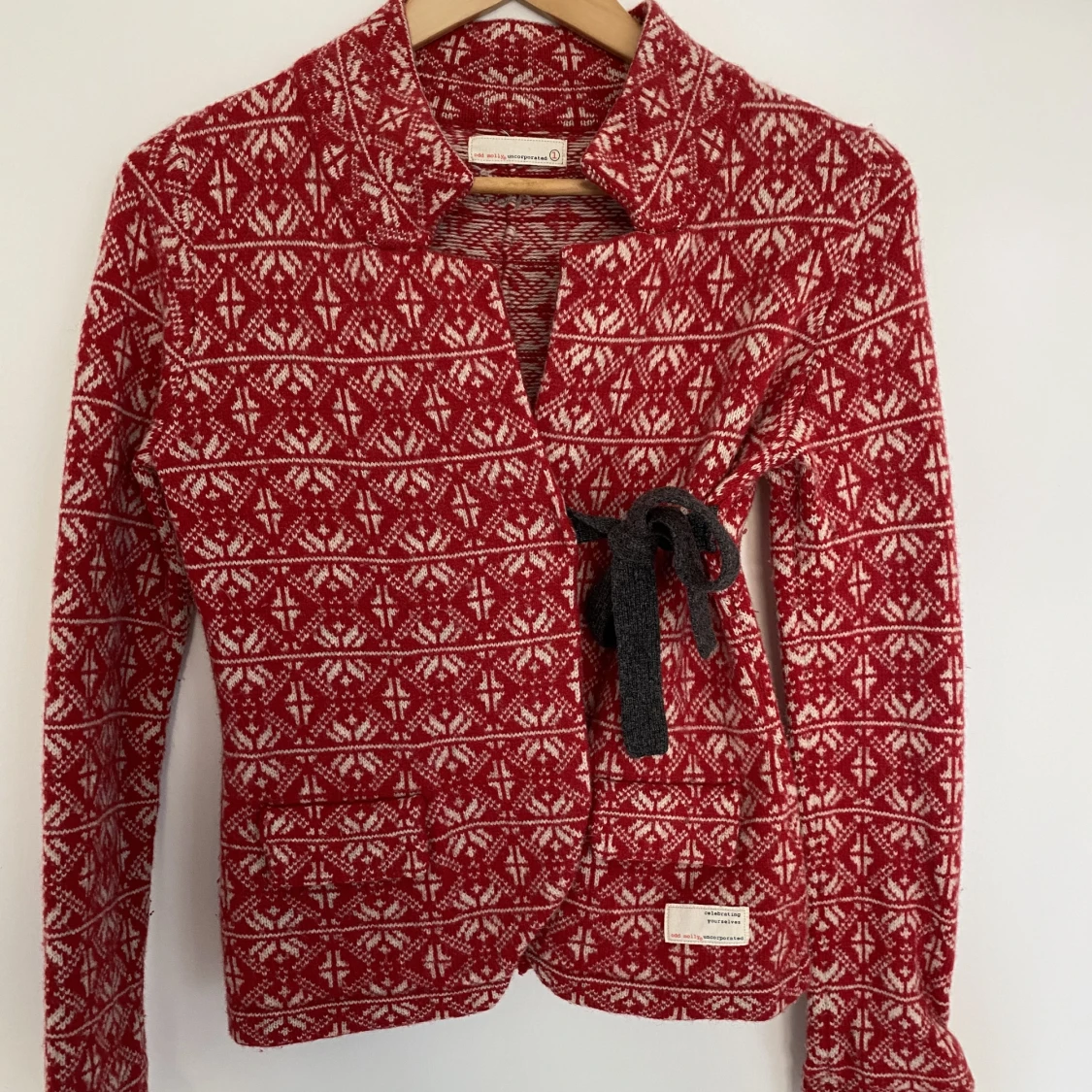 Odd Molly - röd kofta - 91