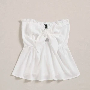 Topp - Jättesöt topp perfekt till sommaren, aldrig använd, skriv för fler bilder💜