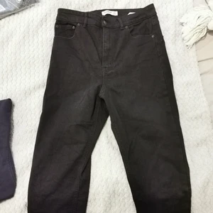 Pull and bear jeans  - Hej igen, säljer iväg dessa också då dem inte används, dem är i bra skick, varsamt använda.
