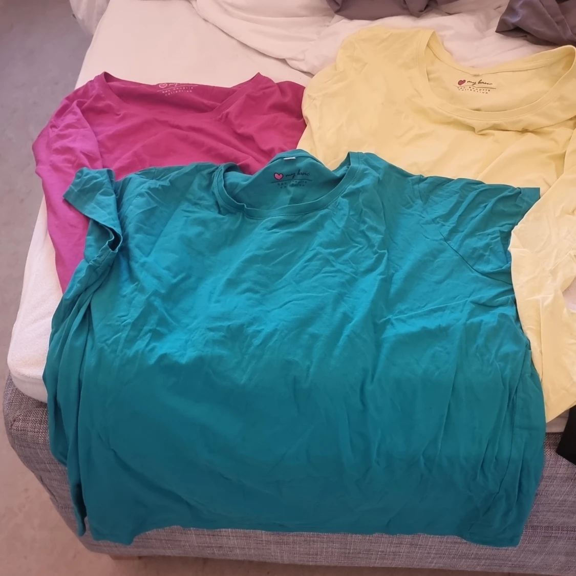 3 toppar- gul- rosa och turkos