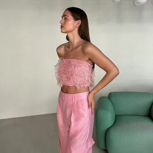 Fay top r - Säljer den här super söta populära toppen från Gina. Då jag fick en till likadan i present. Toppen är aldrig använd och har lappen kvar. Alltså helt ny! Nypris 349. Fraktar endast paket och tar endast swish. 