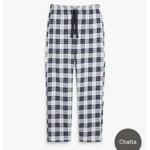 Pyjamas byxor  - Mysiga pyjamas byxor på Kappahl. Slutsålda på hemsida. Använda 2 ggr. Pris kan diskuteras💓 