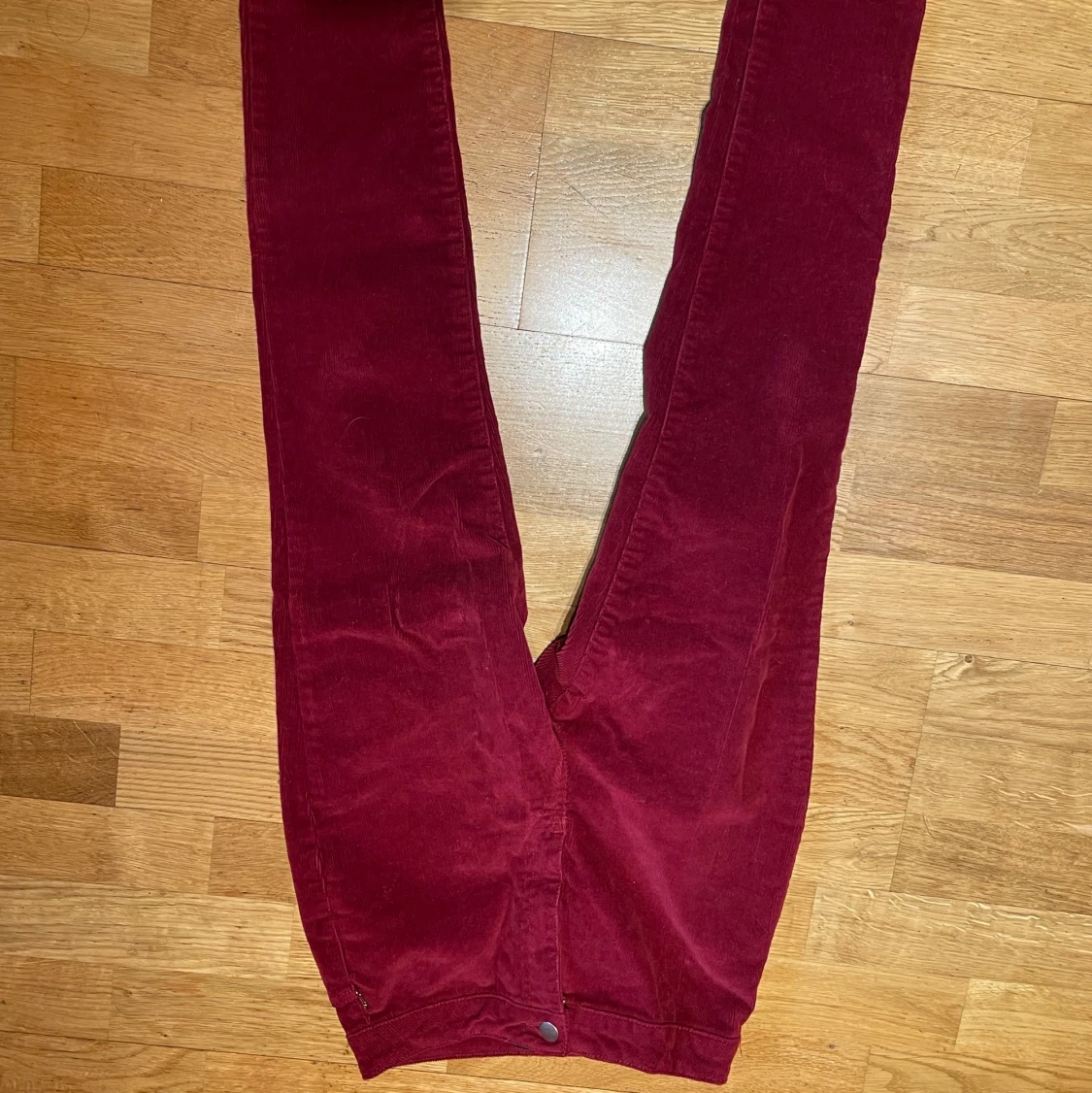 röda byxor från forever 21