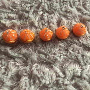 Söta clementin berlocker!💗 - Jättesöta clementin berlocker i bra skick!👍🏻 3kr st