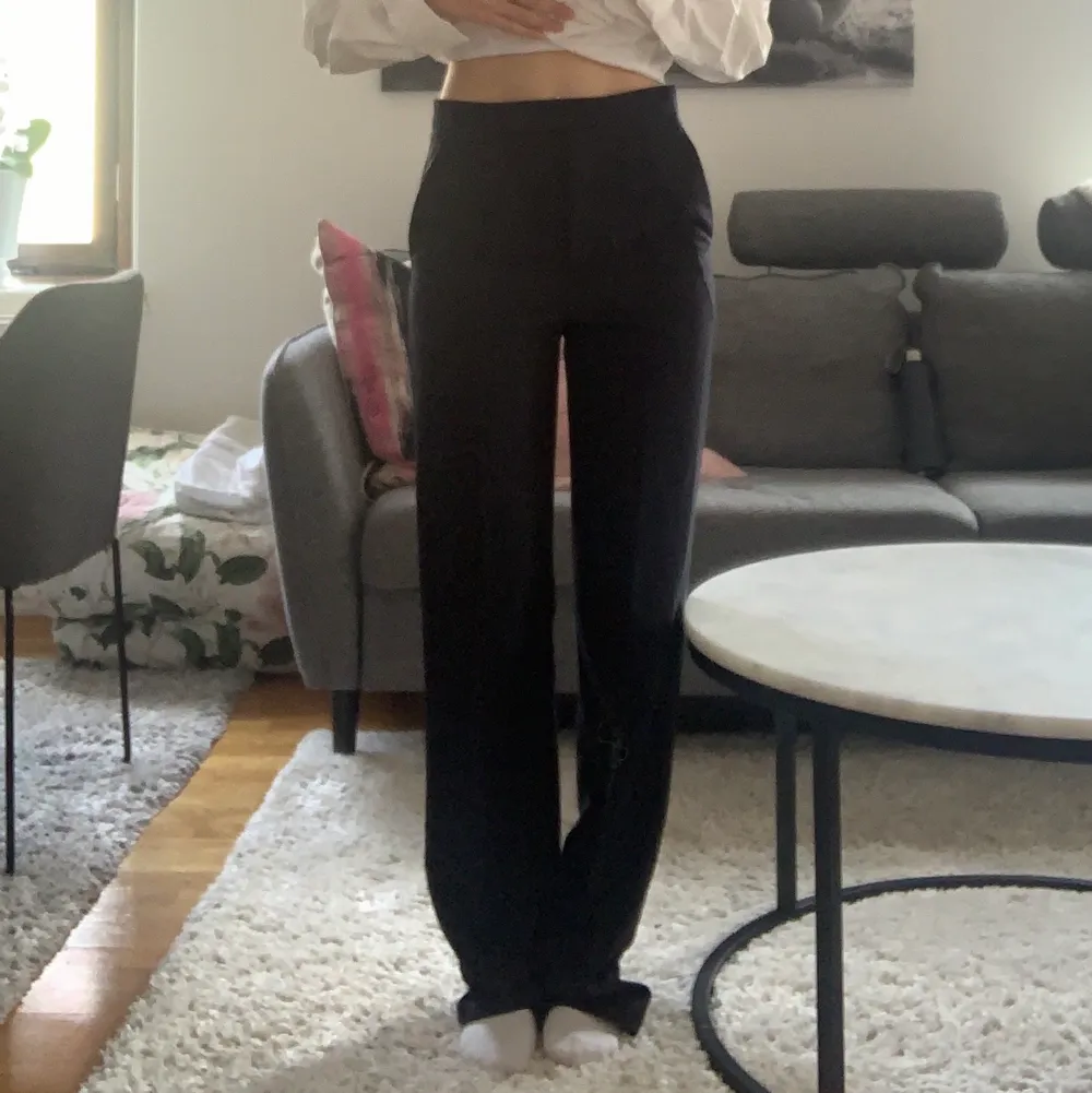 Kostymbyxor från Asos, storlek 36!  Som nya! . Jeans & Byxor.