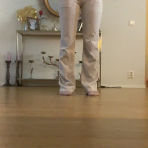 Juicy couture Pants - Juicy byxor i storlek xxs använder 3 gånger då de är lite för lång och jage 156. Köpt för 1000kr