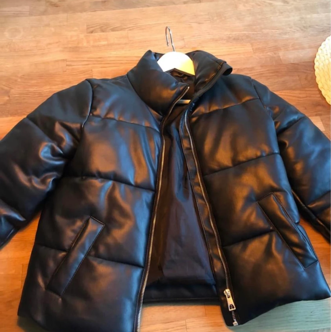 Dun skinnjacka storlek xs