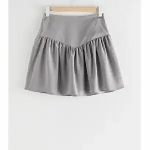 Jättefin kjol från Other stories!💕köparen står för frakt!💗