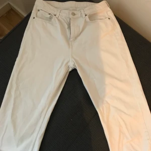 Weekdays jeans - Weekday jeans som passar alla under 155:) 