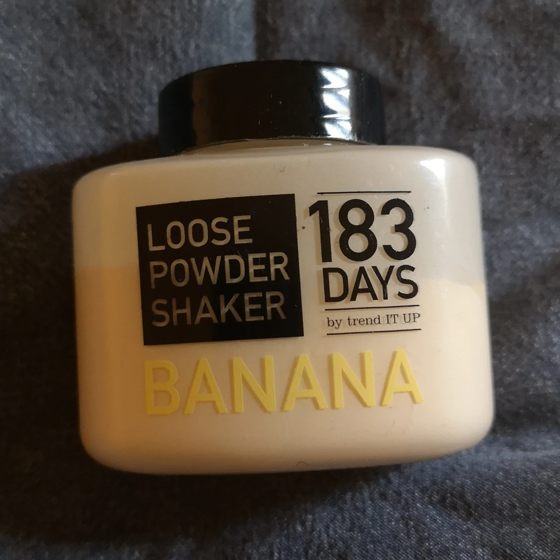 183 DAYS Powder Shaker, Banana scented đ