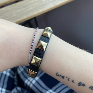 armband med nitar - säljer för inte riktigt min stil. frakt 13kr🫶🏼