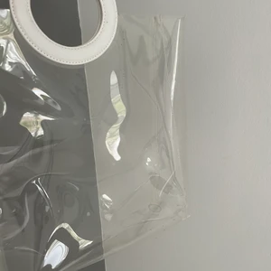 Väska  - Jätte cool genomskinlig väska. Aldrig använd. 😍