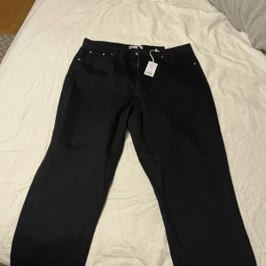 Momjeans från Ginatricot - Aldrig använda