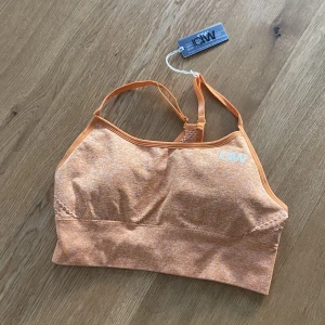 Iciw tränings-bh strl M - Så fin tränings-bh från I can i will som tyvärr var för stor för mig, helt ny och oanvänd!  Köparen står för frakt!