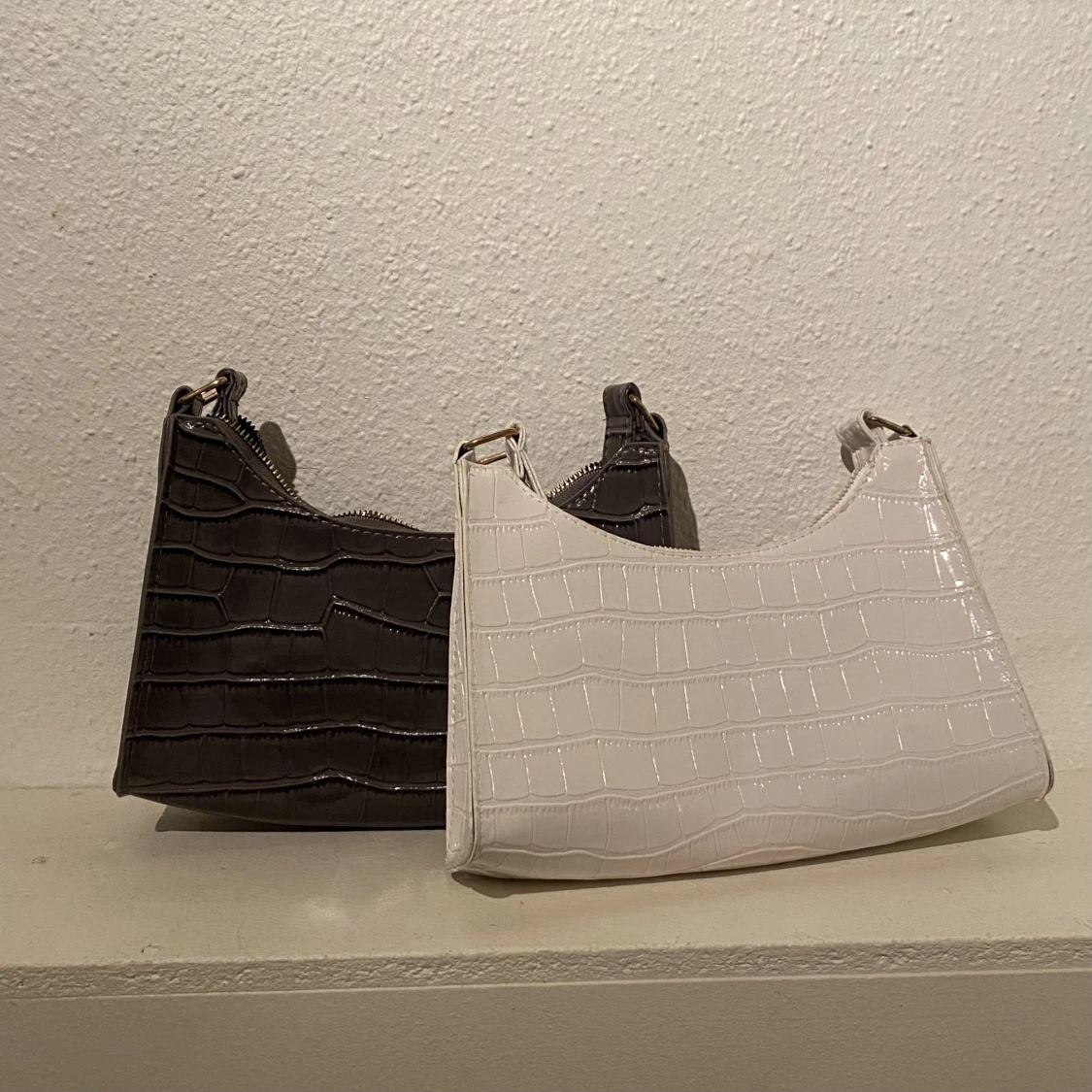 Handväskor (båda två) - 90