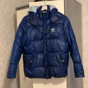 Adidas jacka stl 34  - Fin adidas jacka varm o skön i stl xs small 
