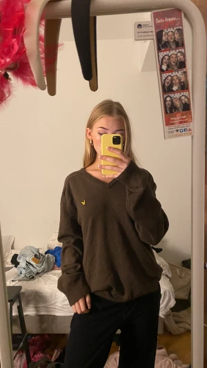 Brun stickad tröja  - En oversized stickad tröja, super mysig till höst och vintern🍂🍂