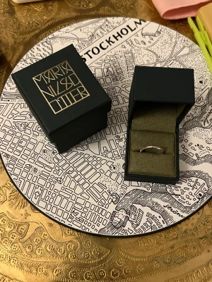 Maria nilsdotter ring - Så fin ring som ser ut som en liten Qvist❤️