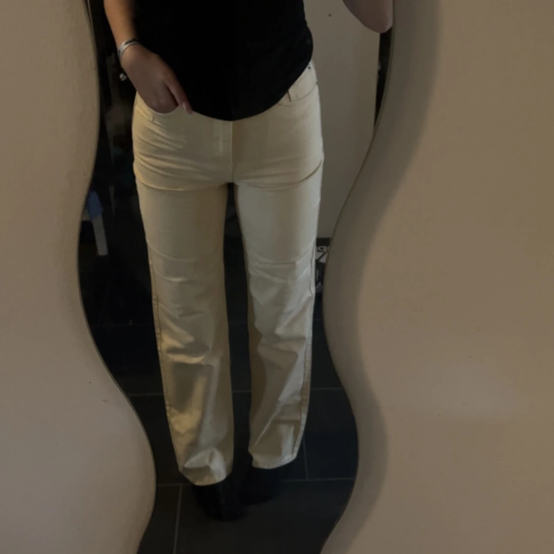 ljusgula jeans från bikbok strl 36 - 90