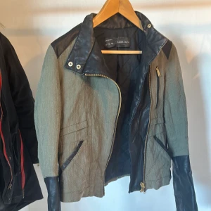 Zara jacka - Jacka från zara. Använd 1 gång  Strl XS  Kan fraktas eller mötas upp 
