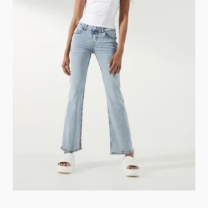 Low Waist bootcut jeans - Skit snygga bootcut jeans, använda ett fåtal gånger💓