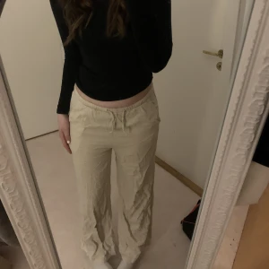 Beiga linnebyxor  - Beiga linnebyxor från primark, slutsålda på både hemsida och i butik