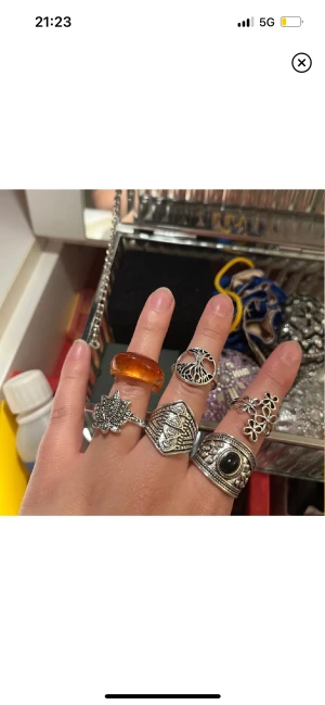 Oäkta ringar - Oäkta ringar från olika märken, pris kan diskuteras men 1 ring kostar 10 💛 skriv till mig vilken eller vilka ni är intresserade av och köp inte ”direkt” 💛