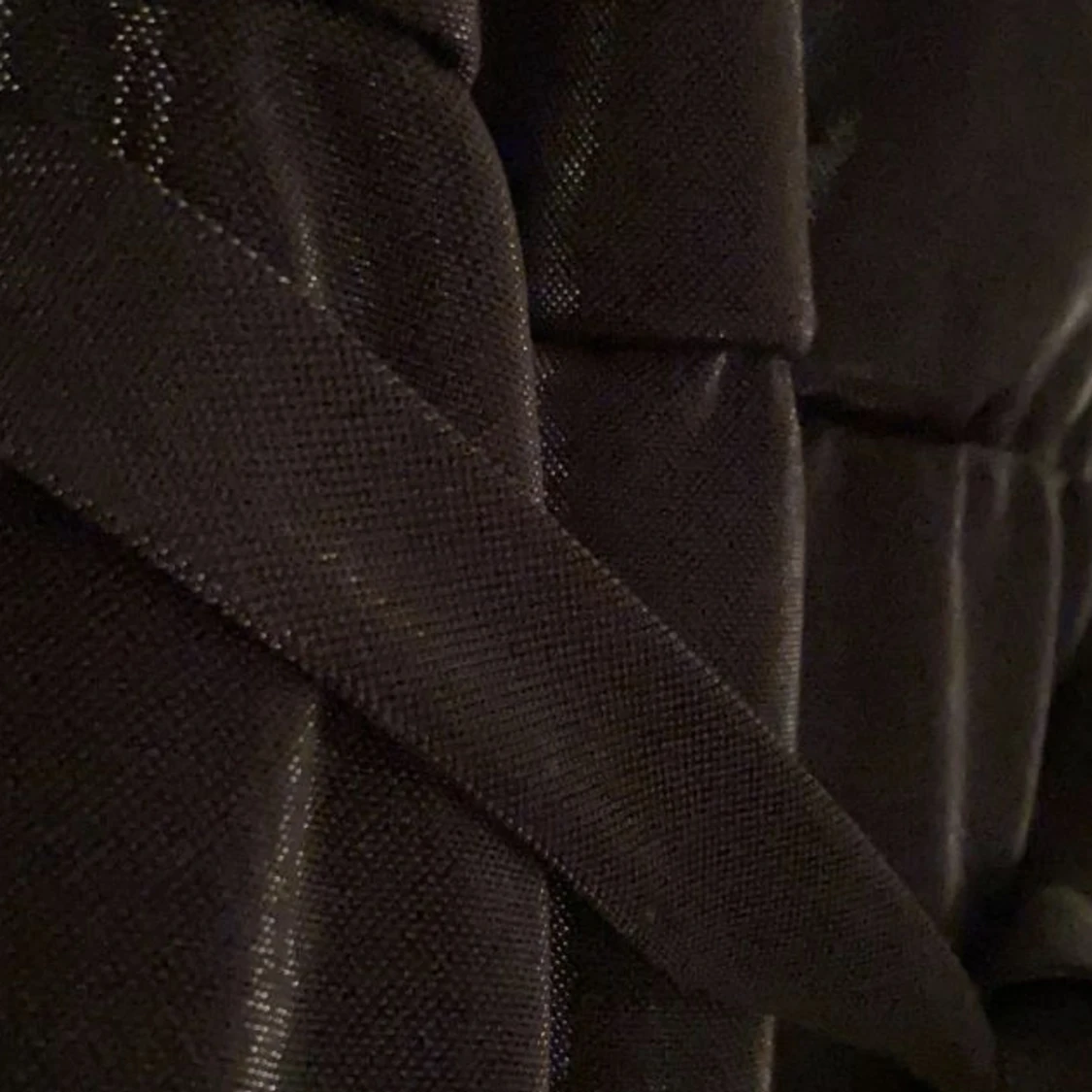 Svart smått glittrig klänning  - 90