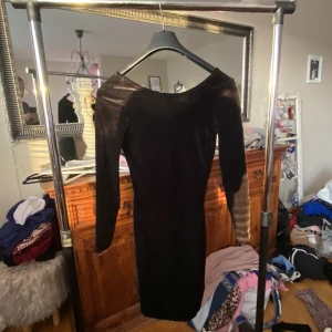 Klänning  - Inkl frakt 📦 