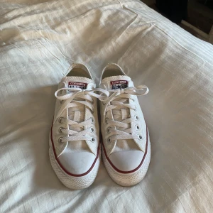 Converse - Använda men i gott skick. Strl 38. Finns att hämta i Sigtuna