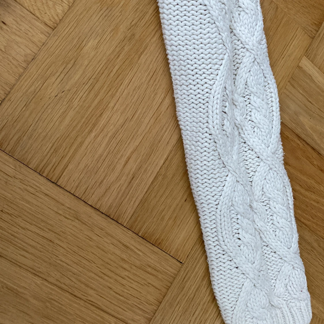 Vit trästickas tröja - 90