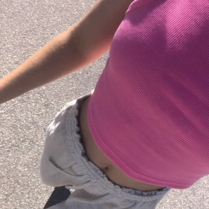 Rosa linne 💓 - världens finaste rosa linne💖💖 säljer då jag har flera, skriv för fler bilder så fixar jag!