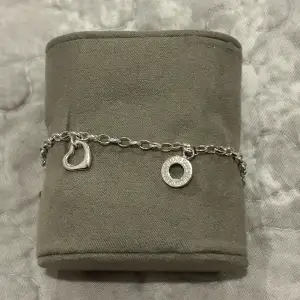 Ett tomassabo silverarmband.  Nypris:1200