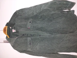 Levis manchester skjorta - En grön levis manchester skjortabi storlek XL använd fåtal gånger så ingen slitnad, köpt för 600kr PAKETET KAN SKICKAS