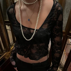 Festtopp - Denna topp kommer att kunna köpas på vårt nyårsdrop den 18 december på vår hemsida! ⭐️Följ oss på vår instagram: Utvaltuf