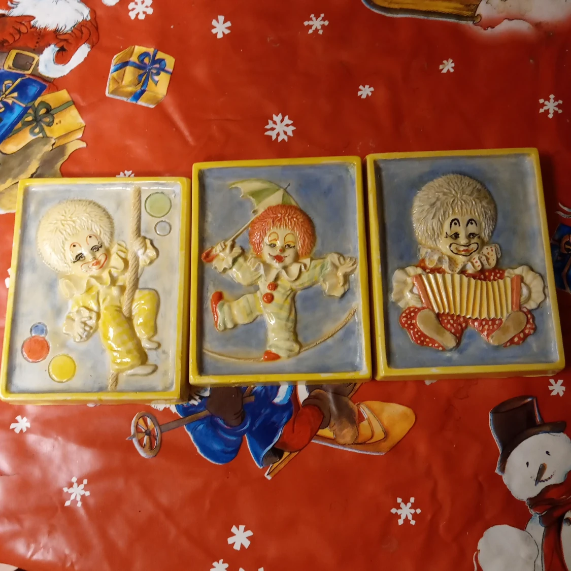 Gipstavlor 3 stycken med clown motiv . - 90