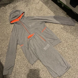 Hugo boss dress (Limited edition) - Storlek (S) Kan mötas i stockholm!