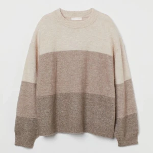 Stickat - Säljer min stickade tröja som inte kom till användning💕