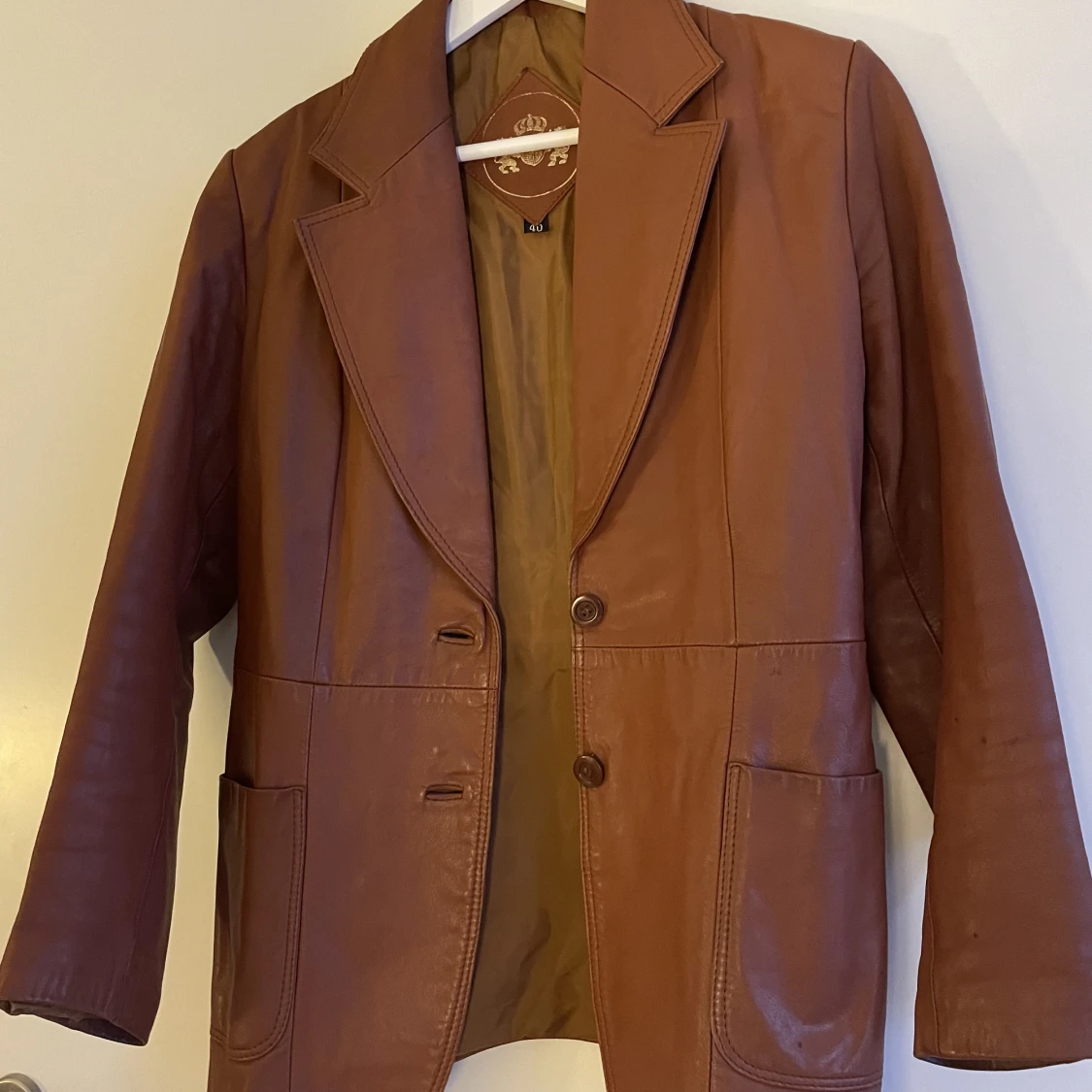 Brun läderkavaj - 90