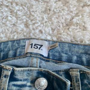 Skinny jeans från lager 157. storlek XXS men passar även XS och S. Är som nya och har inga skador. Köpte för 400 kr säljer för 200. 