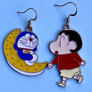 Doraemon örhängen 💙 - Nickelfria krokar och fri frakt 💙