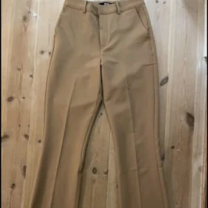 Kostymbyxor  - Knappt använda, bra skick