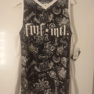 Linne - 100% polyester