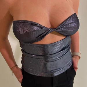 Bandeautopp - Storlek S/M, 179kr. Köp här eller via Instagram DM @bandeau_dsgn.uf