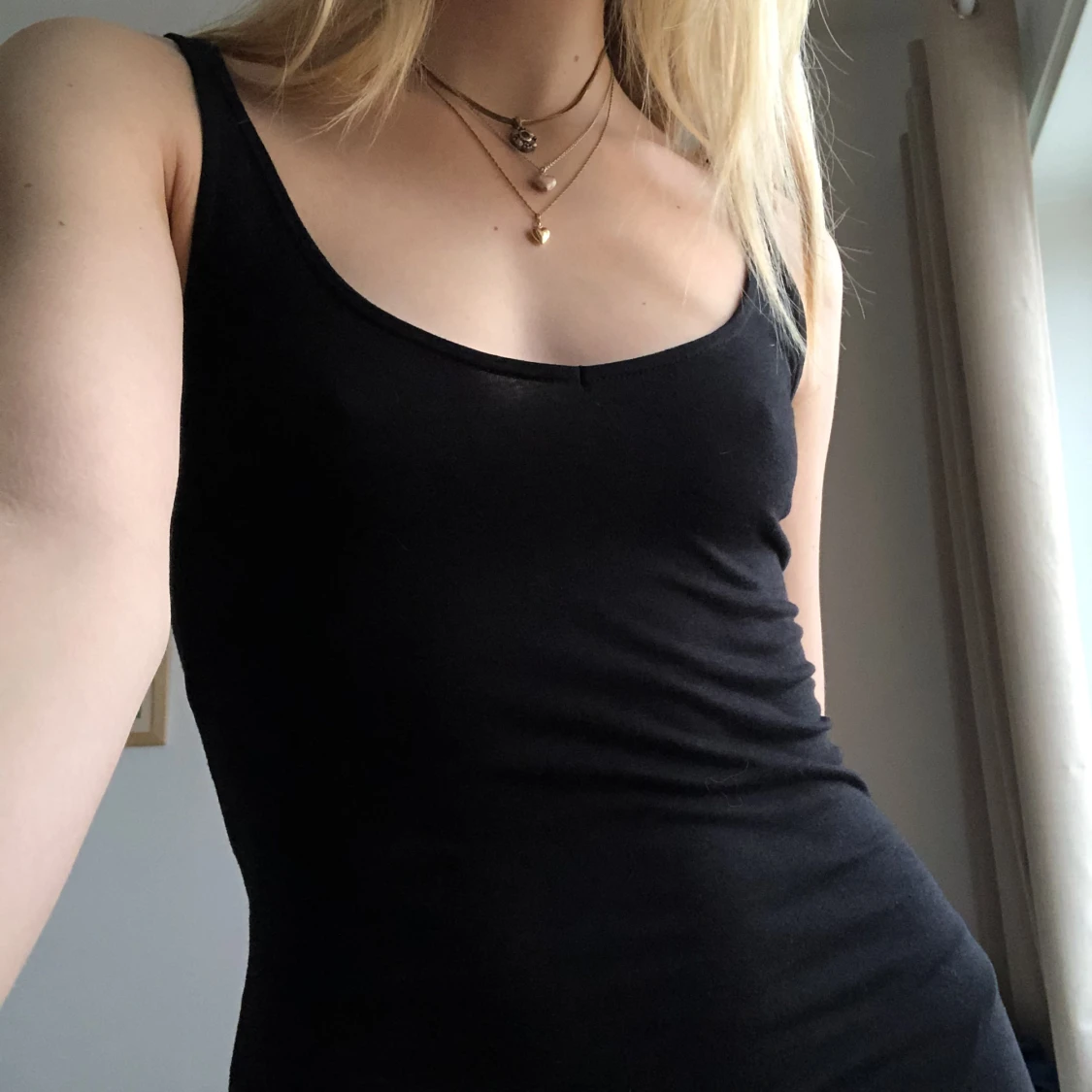 SVART MAXI KLÄNNING