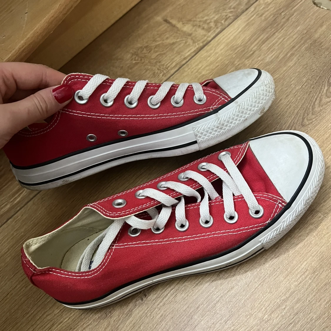 Röda converse - 90